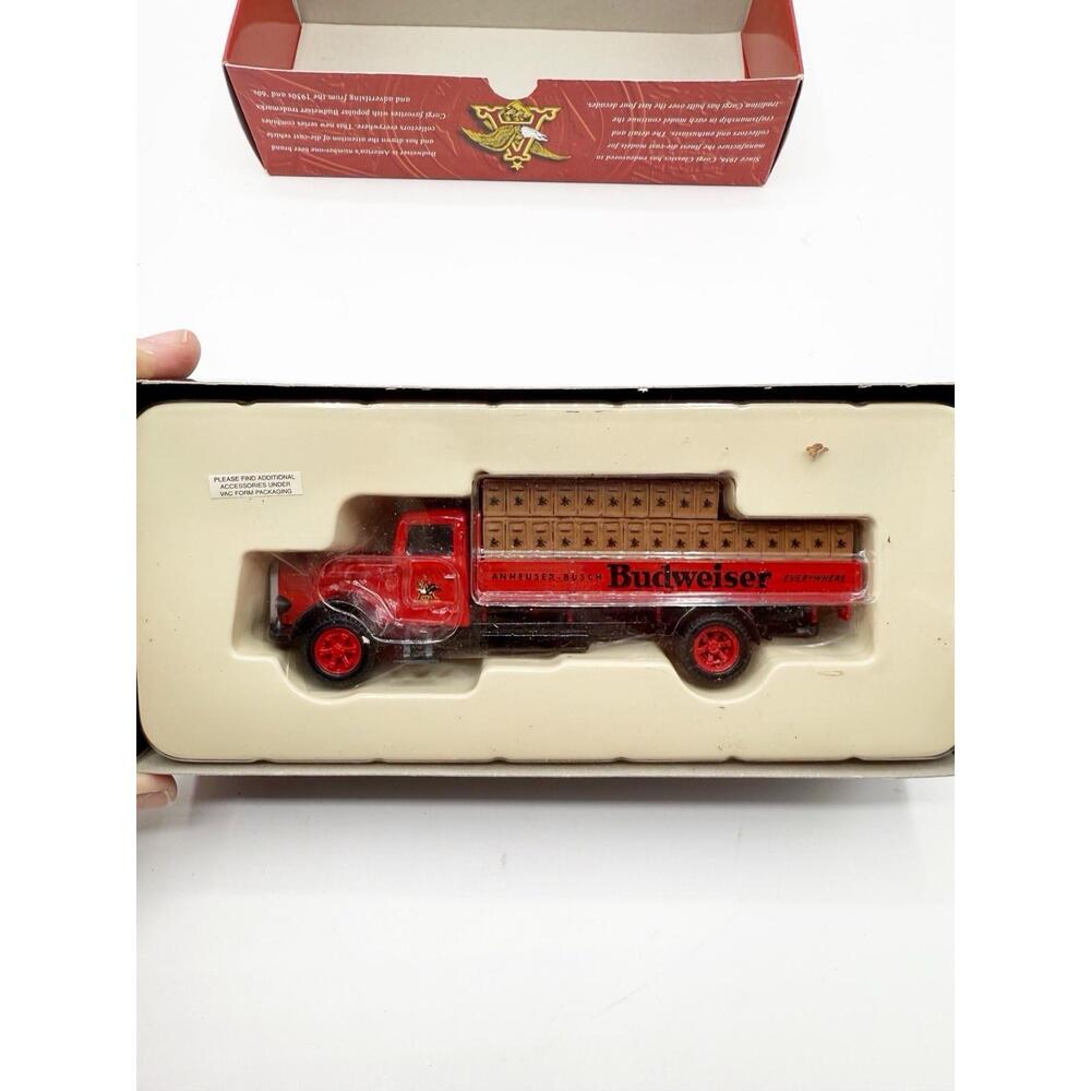 RARE Corgi Budweiser White Flatbed w Box Load NEW IN BOX‎